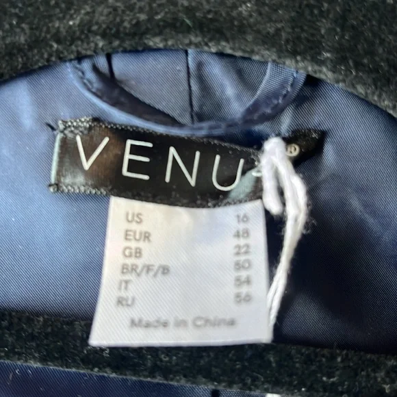 Navy blue shorts suit - Picture 7 of 9